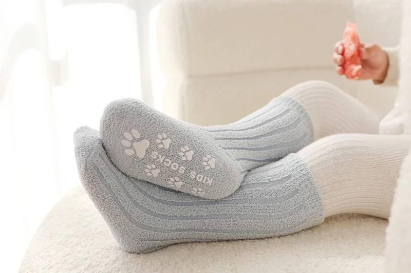 Kids Socks Thick Cold Winter Socks Super Warm Baby Snow Socks Christmas Gifts Coral Fleece Silicone Non-slip Floor Socks