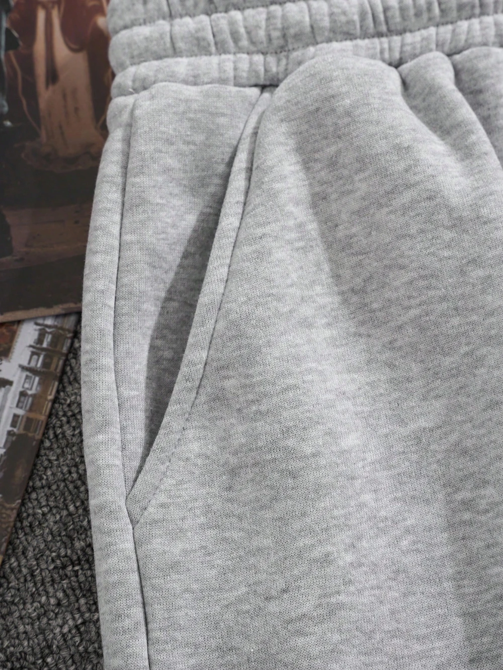 Men's casual everyday commuting solid color loose wide-leg shorts with slanted pockets, stylish and relaxed summer style