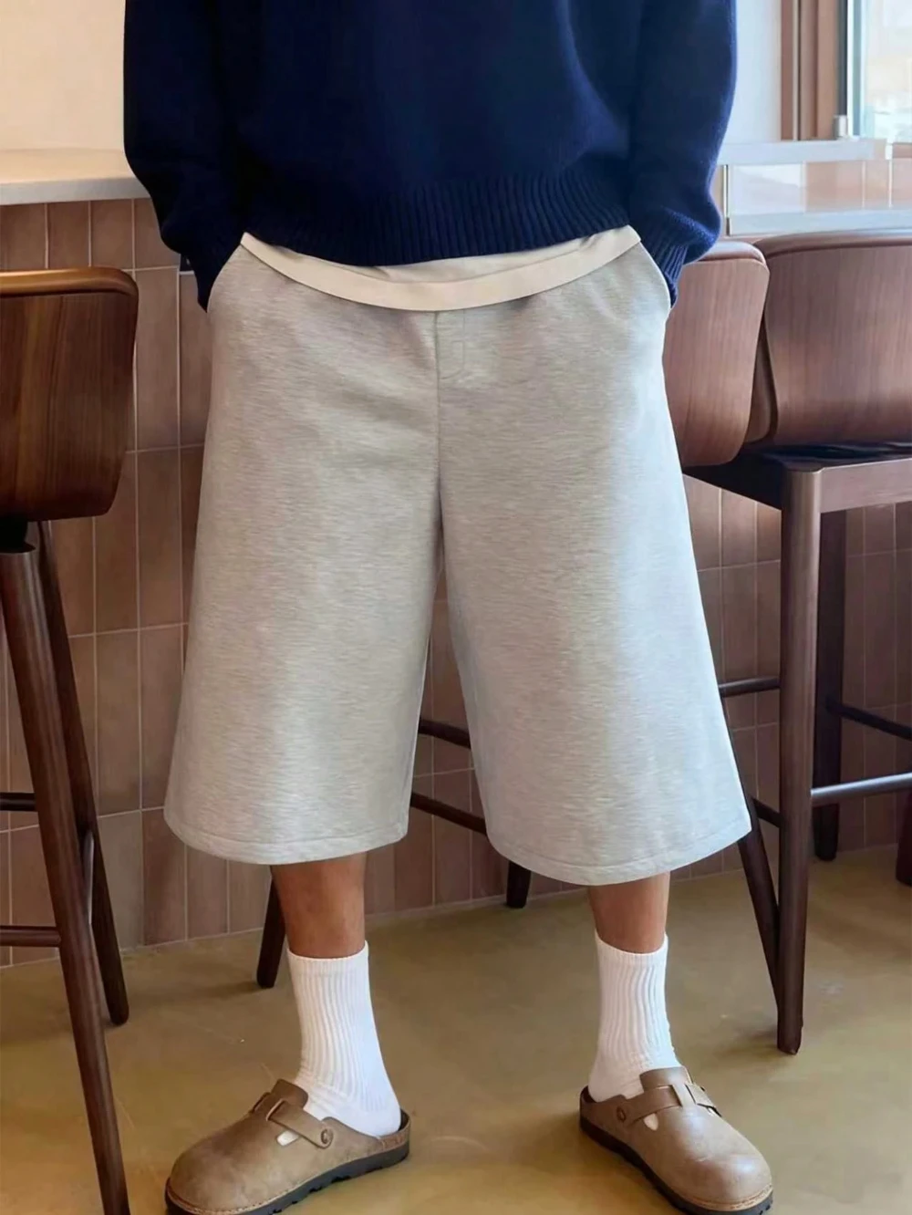 Men's casual everyday commuting solid color loose wide-leg shorts with slanted pockets, stylish and relaxed summer style