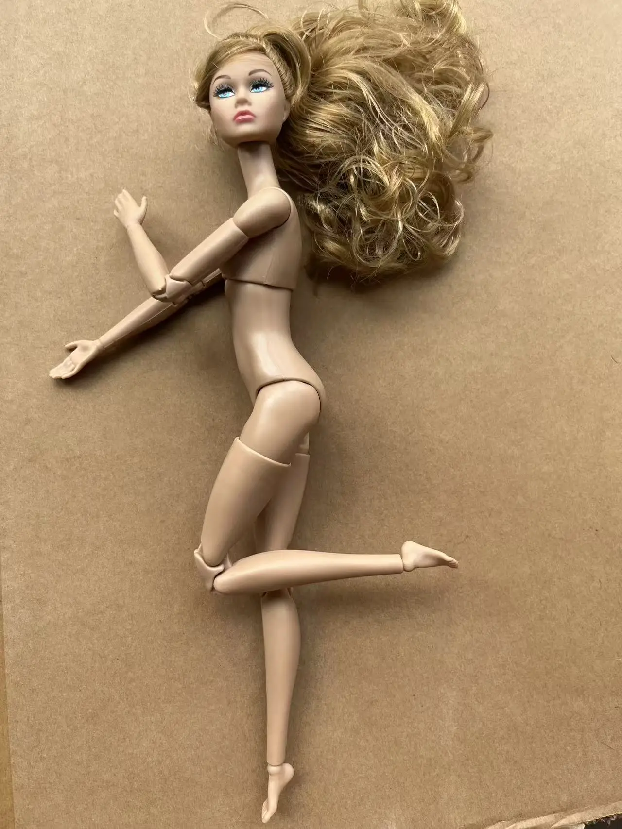 Poppy Parker Makeup Head With Beige Super White Coffee Yoga Slim Doll Body 1/6 Doll Figures Collective Toys