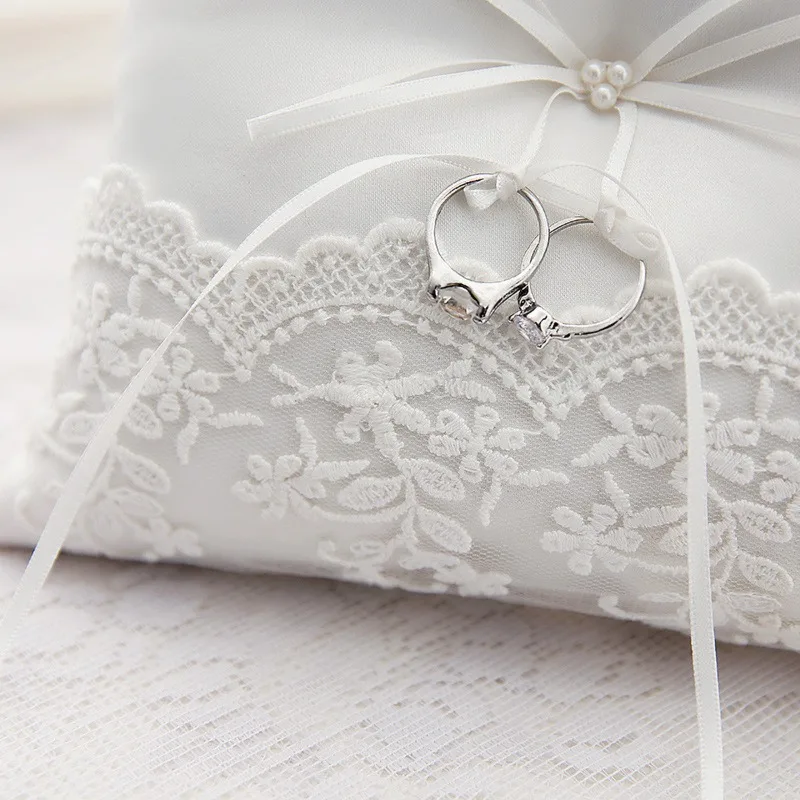 1PC Flower Girl Basket for Wedding ,Parties and Home Decor Wedding Ring Pillow, Pearl Lace Decoration Ivory Ring Bearer Pillow
