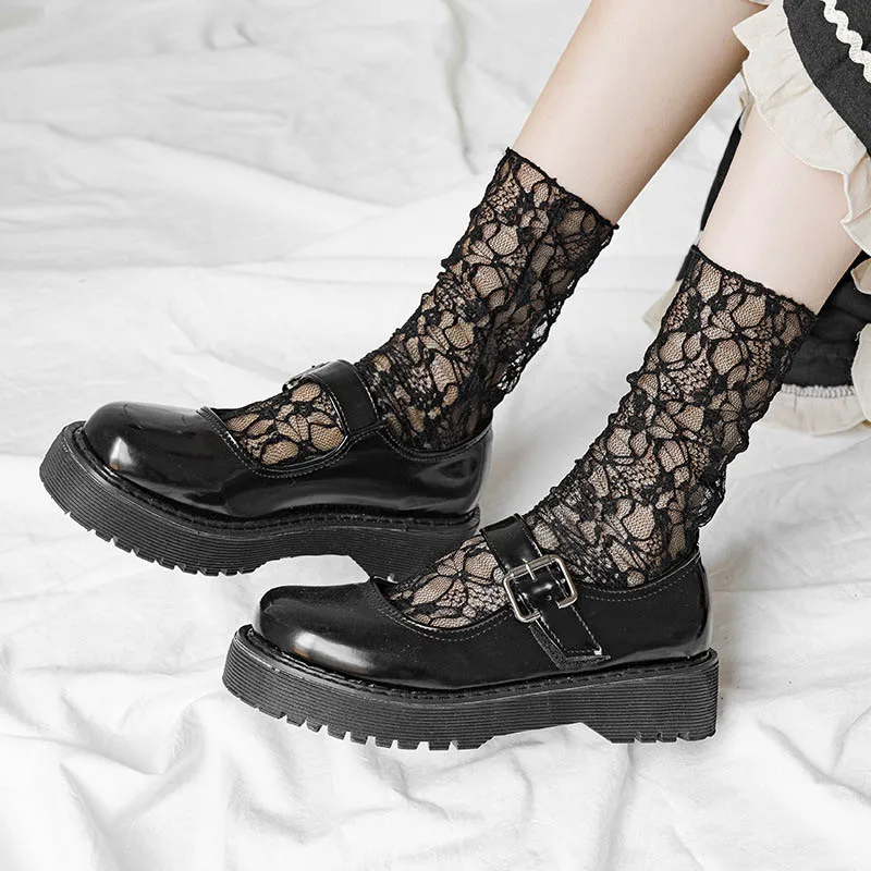 Women Socks Retro Lace Floral Mesh Lolita Cute Socks Thin Middle Tube Transparent Socks Girl Sweet Breathable Designer Socks
