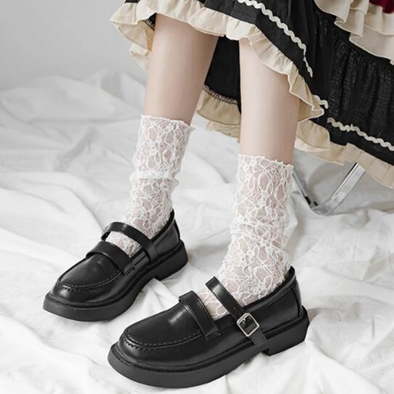 Women Socks Retro Lace Floral Mesh Lolita Cute Socks Thin Middle Tube Transparent Socks Girl Sweet Breathable Designer Socks