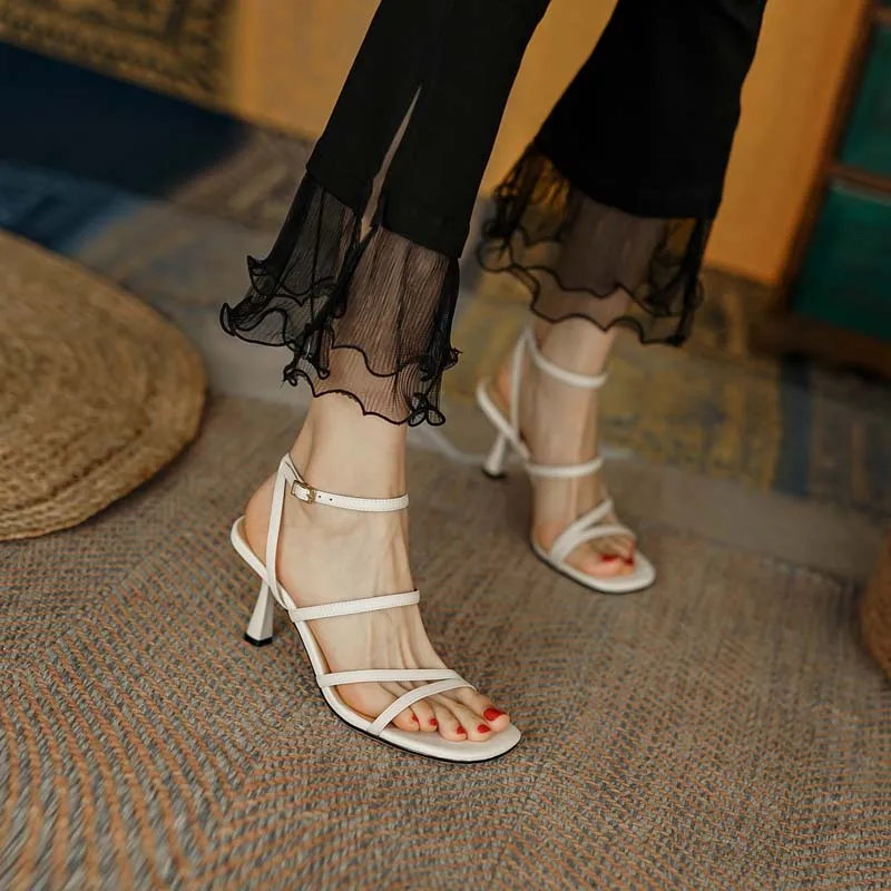 2024 New Ankle Strap Sandals Summer Women Sexy Party Lady Open Toe High Heels Fashion Woman Beige Apricot One Word Buckle Sandal