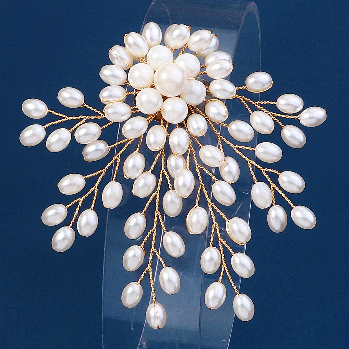 Pearl Brooch Pin Snowflake High-end Silk Scarf Buckle Luxury Exquisite Ladies Clothing Accessories Dress Skirt Jewelry