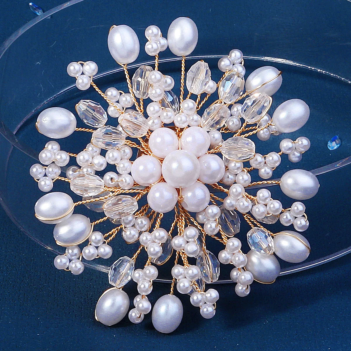 Pearl Brooch Pin Snowflake High-end Silk Scarf Buckle Luxury Exquisite Ladies Clothing Accessories Dress Skirt Jewelry