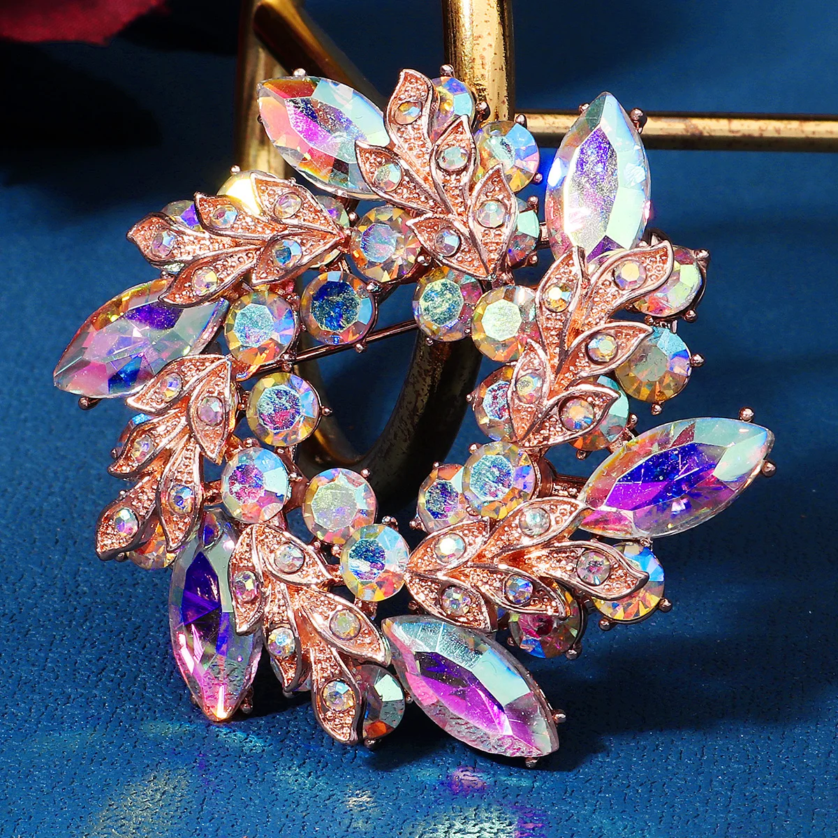 Pearl Brooch Pin Snowflake High-end Silk Scarf Buckle Luxury Exquisite Ladies Clothing Accessories Dress Skirt Jewelry