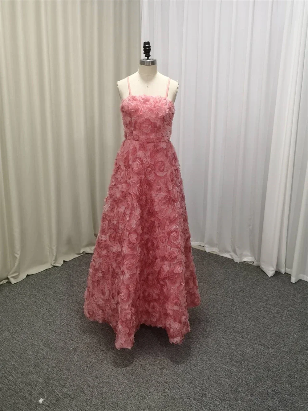 Customized Formal High Quality Elegant Casual Modern Style Lace Handmade Flower Ball Spaghetti Strap Long Dresses Cocktail Dress
