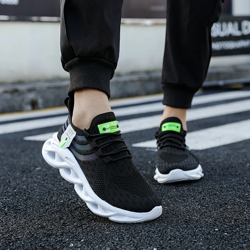 Sneakers for Men Summer Mesh Comfortable Outdoor Lightweight Hiking Sneakers Breathable Fashion New Running Casual Shoes Tennis