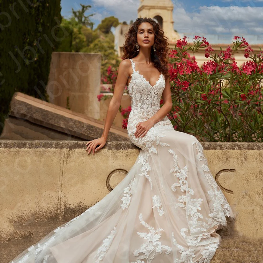 Exquisite Mermaid Ivory Wedding Dresses Lace Bridal Gowns V Neckline with Straps Back Out Bride Chapel Train Applique