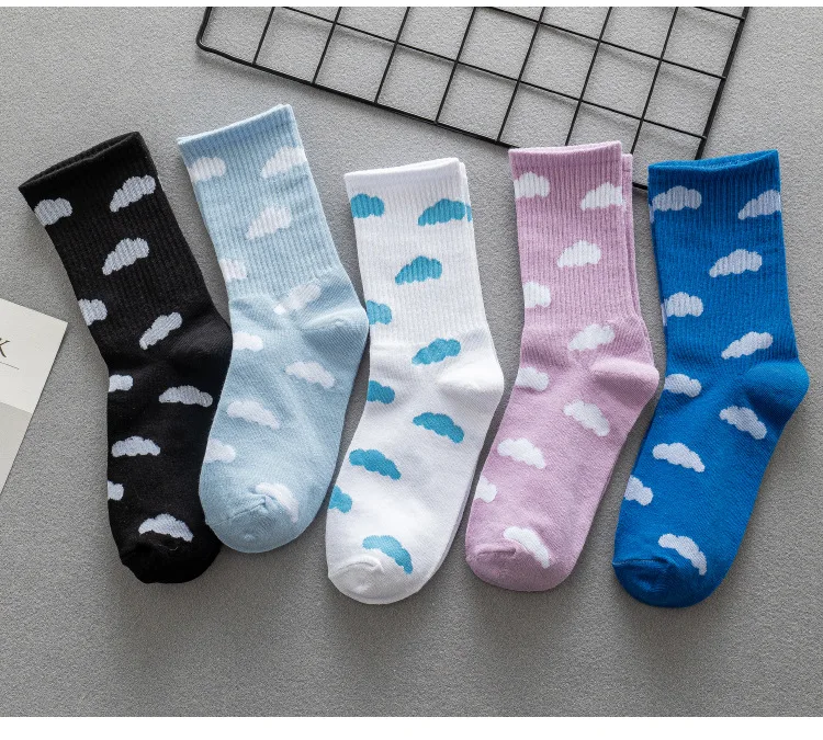 Socks Female Sky Blue Small Fresh White Cloud Student Sports Tide Socks Female Couple Hip-hop Skateboard Socks