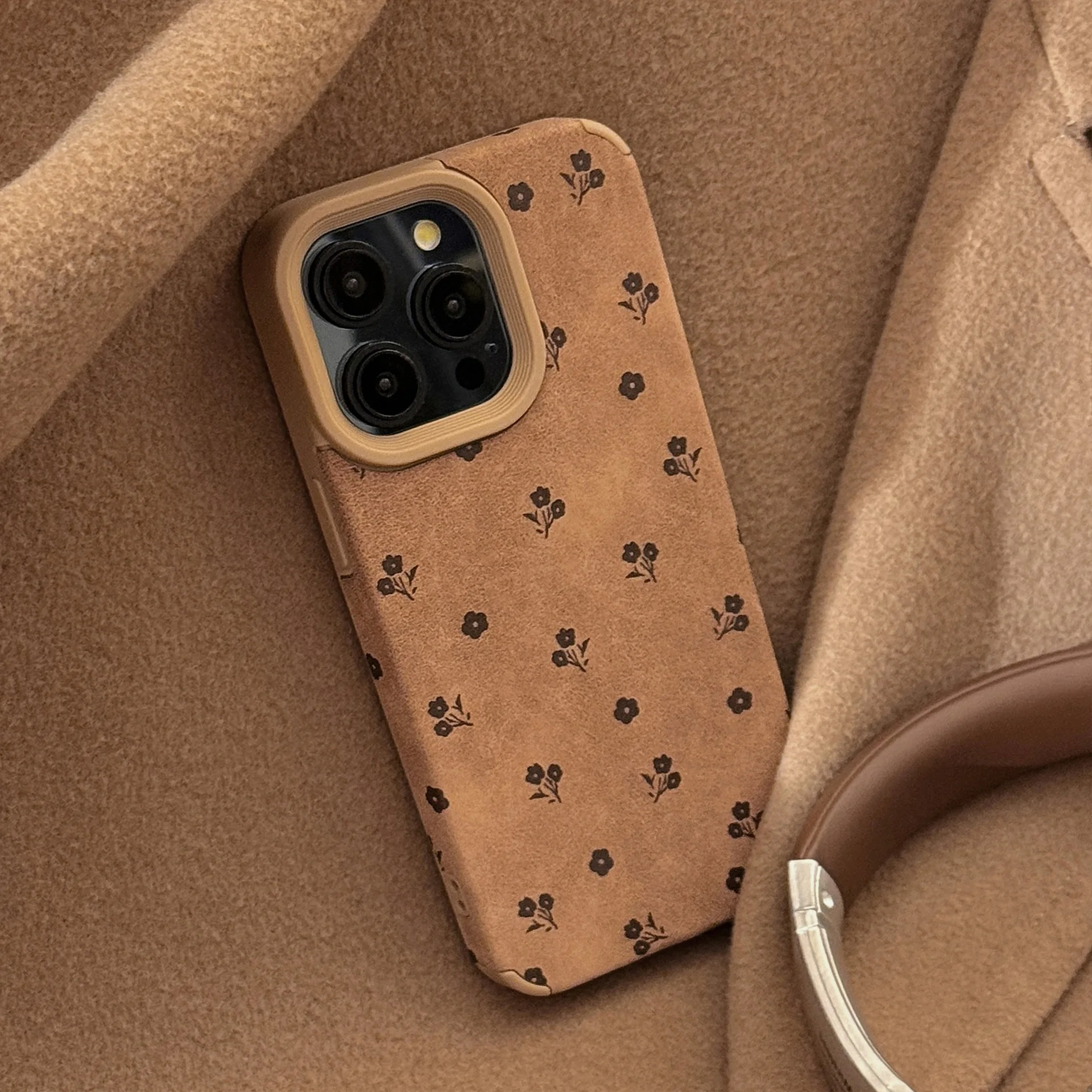 Retro flowers Suede leather art Phone Case For iPhone 17 16 15 14 13 12 11 Pro Max 17 air Case Cute Luxury Cartoon leather Cover