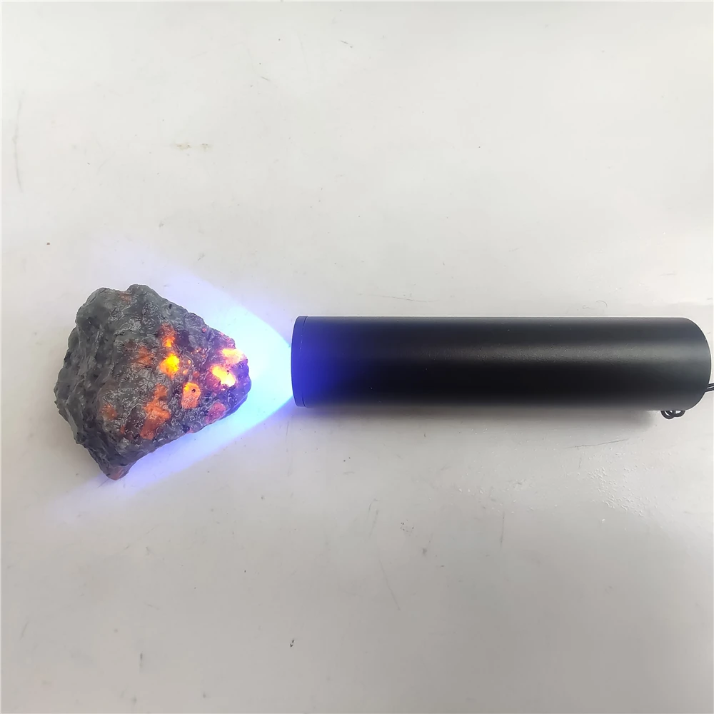 Natural Yooperlites Flame Stone Syenite Decor Stone Fluorescent Sodalite Mineral Rough Crystal Long-wave UV Collection Specimens