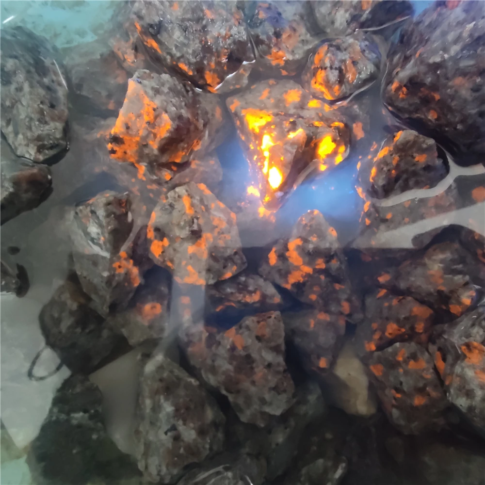 Natural Yooperlites Flame Stone Syenite Decor Stone Fluorescent Sodalite Mineral Rough Crystal Long-wave UV Collection Specimens