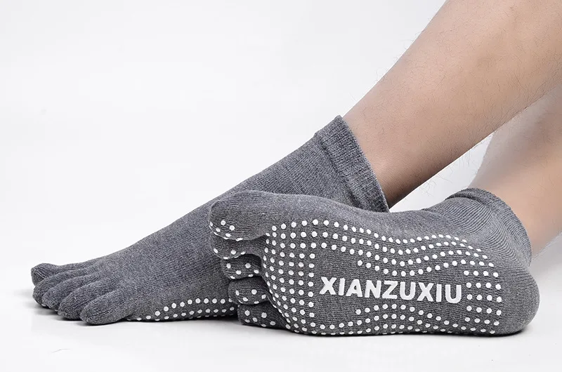 Men Pilates Socks Wholesale Cotton Breathable Non-Slip Massage Yoga Socks Cotton YOGA Sports Five-Finger Socks 5 Toe Socks