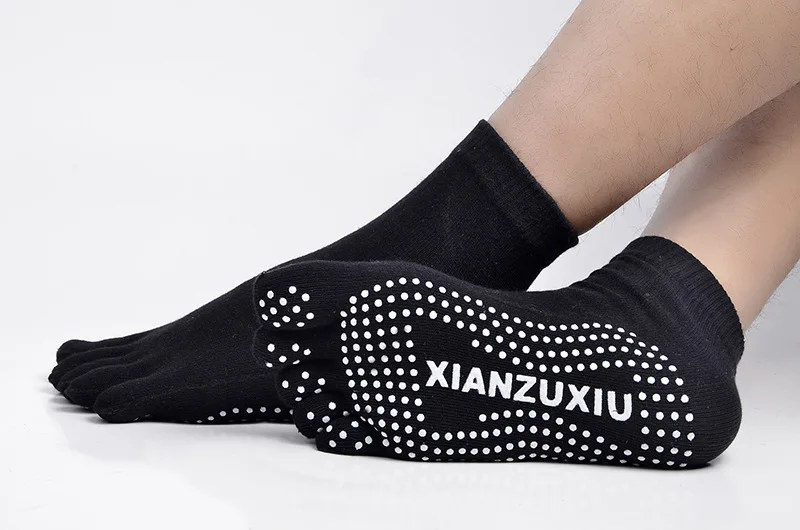 Men Pilates Socks Wholesale Cotton Breathable Non-Slip Massage Yoga Socks Cotton YOGA Sports Five-Finger Socks 5 Toe Socks