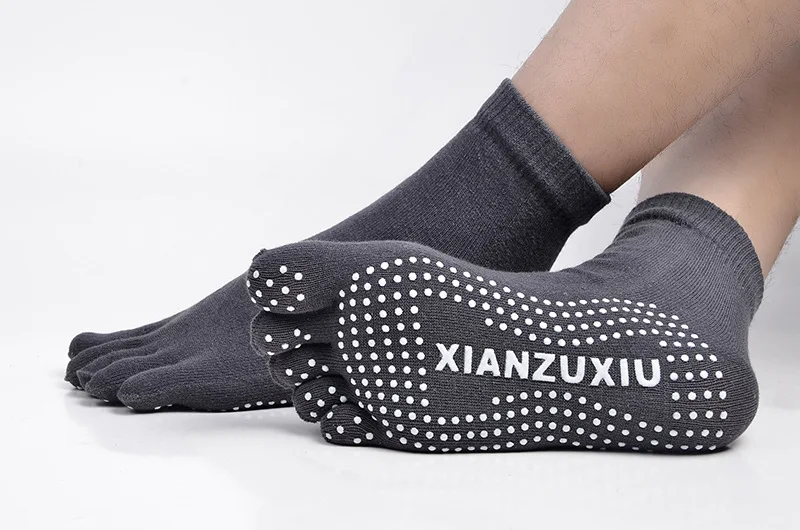 Men Pilates Socks Wholesale Cotton Breathable Non-Slip Massage Yoga Socks Cotton YOGA Sports Five-Finger Socks 5 Toe Socks