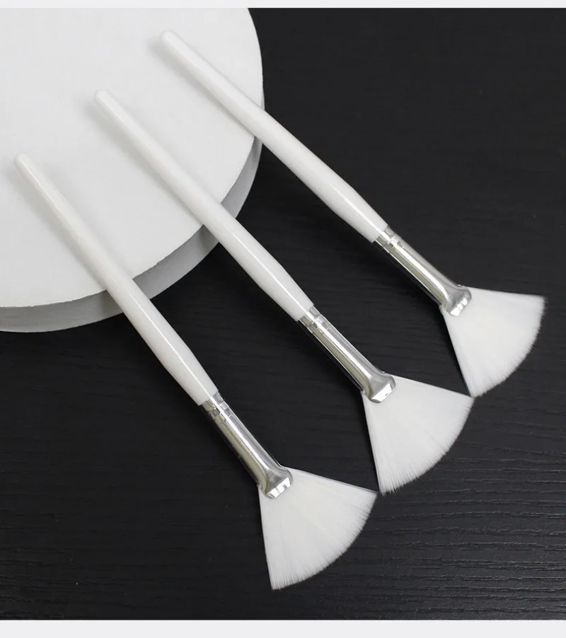 10/20/50pcs Fan Shape Foundation Makeup Brushes Multifunctional Facial Mask Brush Essential Oil Women Beauty Makeup Tools Brush
