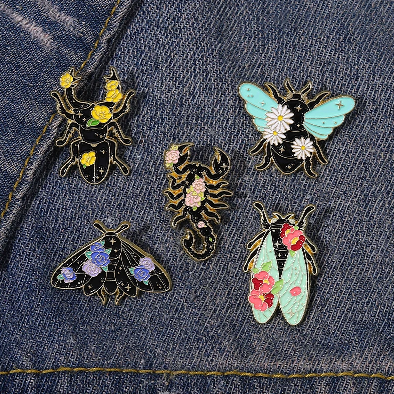 3-6 Pcs/Set Goth Halloween Enamel Pin Ghost Black Cat Moth Witch Punk Brooches Horror Snake Badges Lapel Skeleton Jewelry Gifts