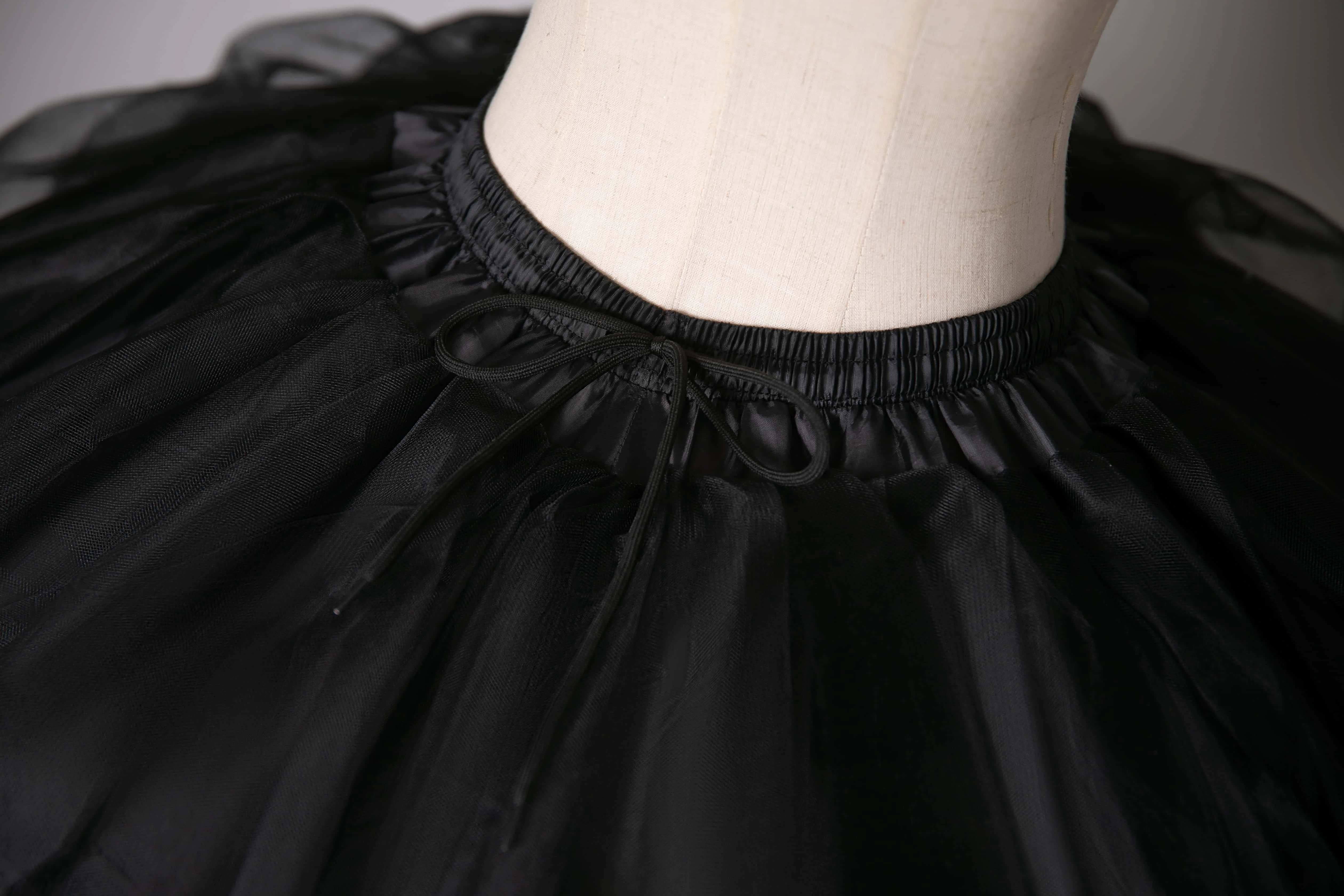 New Hot Sell 4 Hoops Big White Petticoat Super Fluffy Crinoline Slip Underskirt For Wedding Dress Bridal Gown In Stock