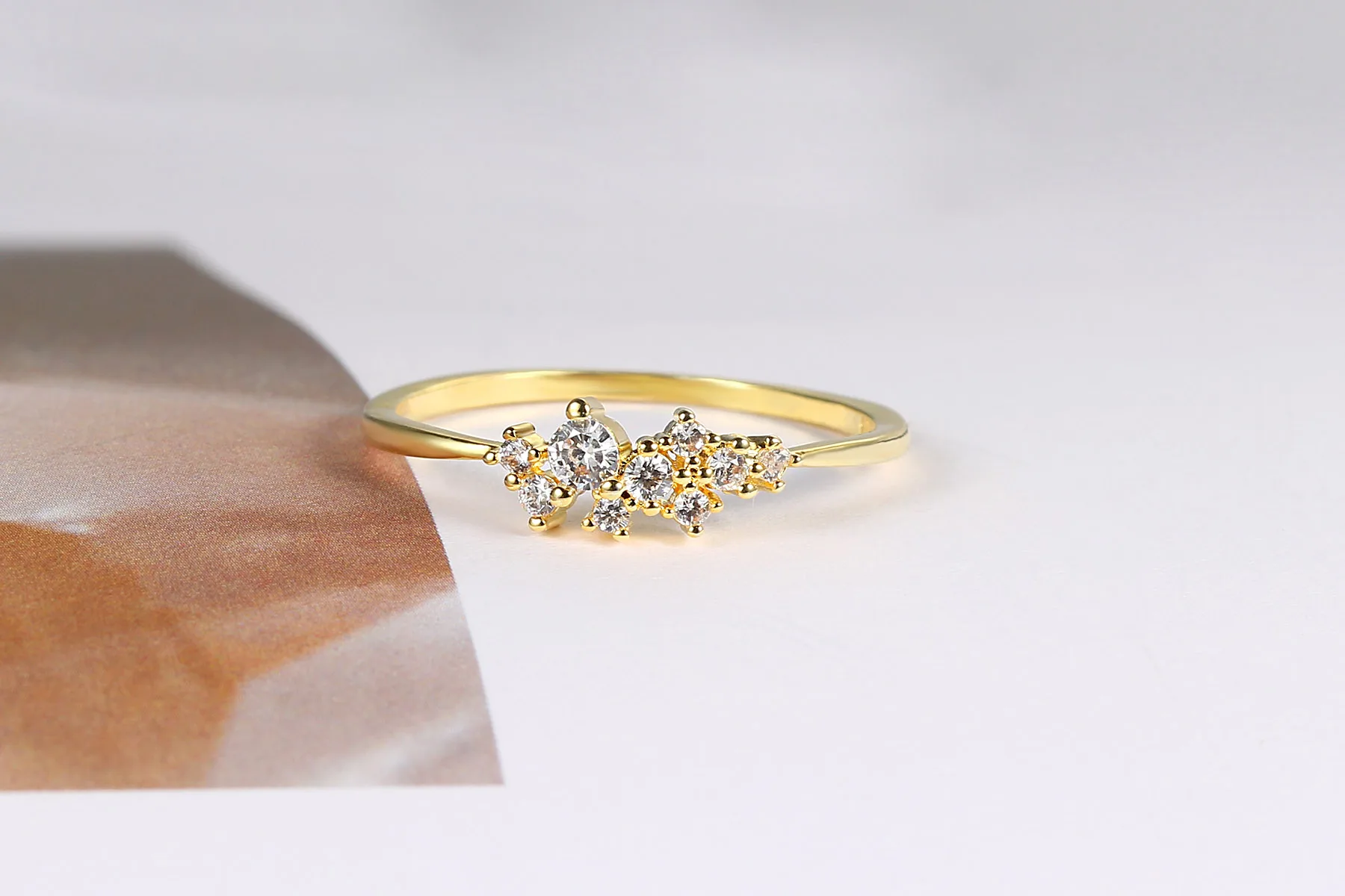 Trendy Elegant Dainty Rings For Women Romantic Women's Ring Shiny Zircon Gold Color Thin Finger Ring Accessories Jewelry KCR088