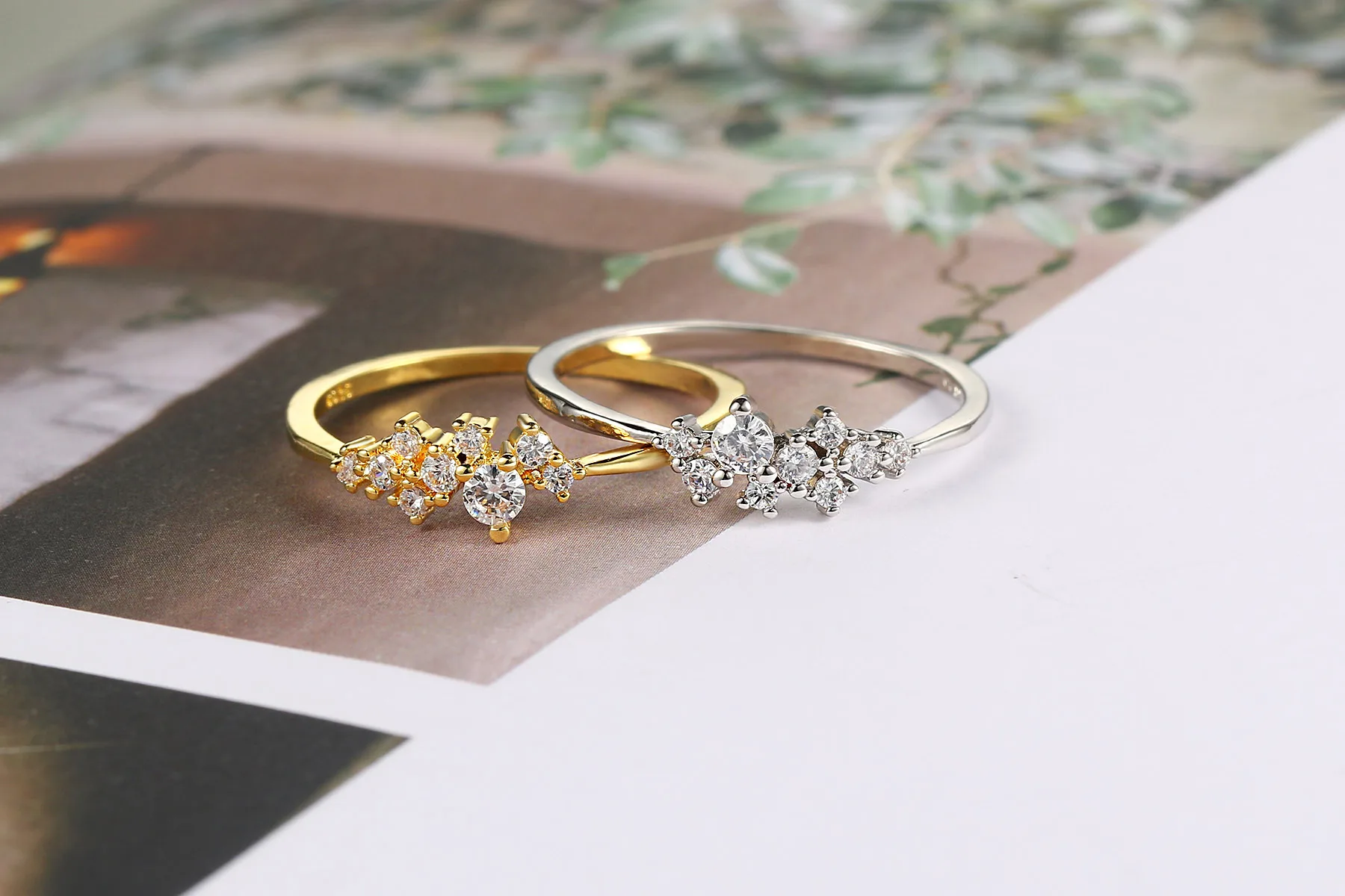 Trendy Elegant Dainty Rings For Women Romantic Women's Ring Shiny Zircon Gold Color Thin Finger Ring Accessories Jewelry KCR088