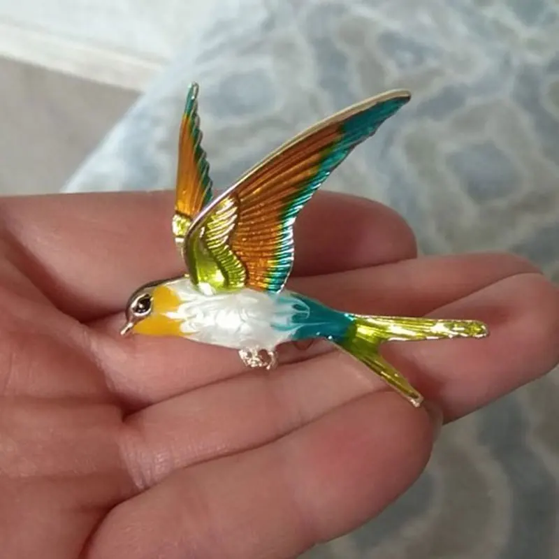 Fashion Exquisite Various Animal Metal Brooches Rhinestone Birds Insects Lady Pin Party Dress Woman Brooch