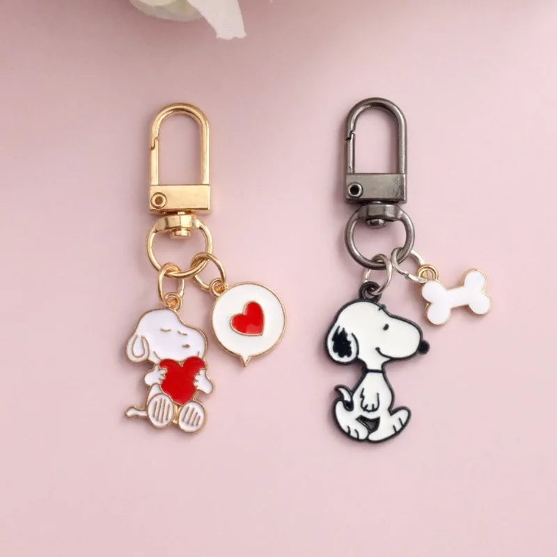 Snoopy Creative Cute Cartoon Metal Keychain Personality Two-dimensional Animation Peripheral Couple Backpack Decorative Pendant