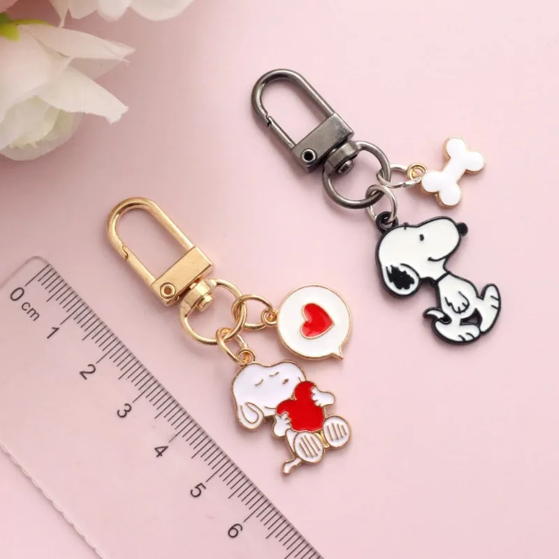 Snoopy Creative Cute Cartoon Metal Keychain Personality Two-dimensional Animation Peripheral Couple Backpack Decorative Pendant