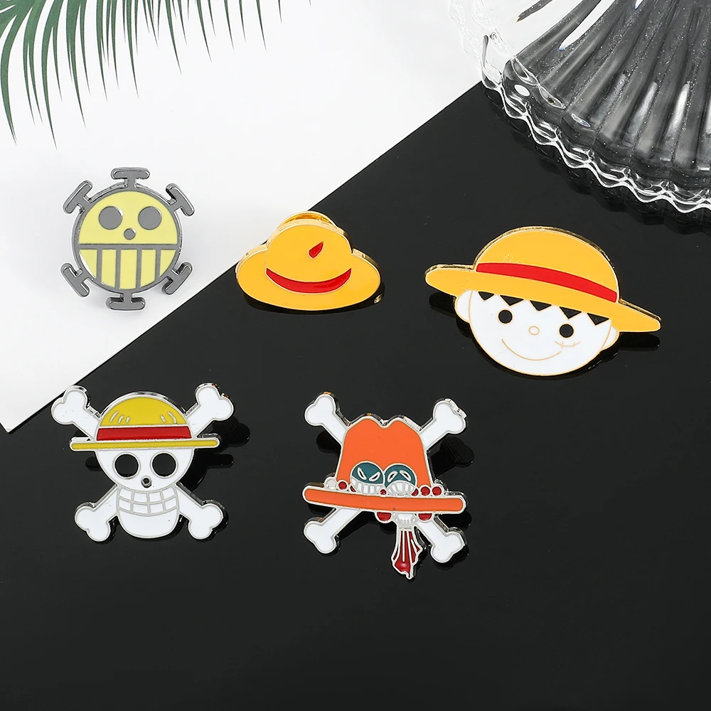 Popular Anime Brooches Luffy Zoro Ace Sunny Go Backpack Matching Apparel Pins Jewelry Brooch Gift