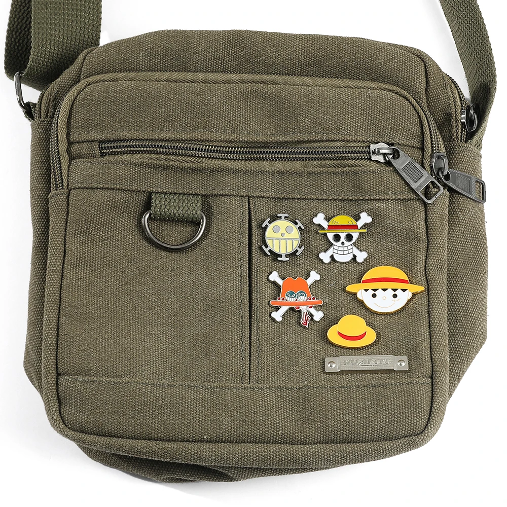 Popular Anime Brooches Luffy Zoro Ace Sunny Go Backpack Matching Apparel Pins Jewelry Brooch Gift