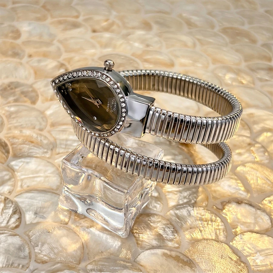 Elegant Ladies' Water-Drop Headed Watch with Snake-Shaped Band