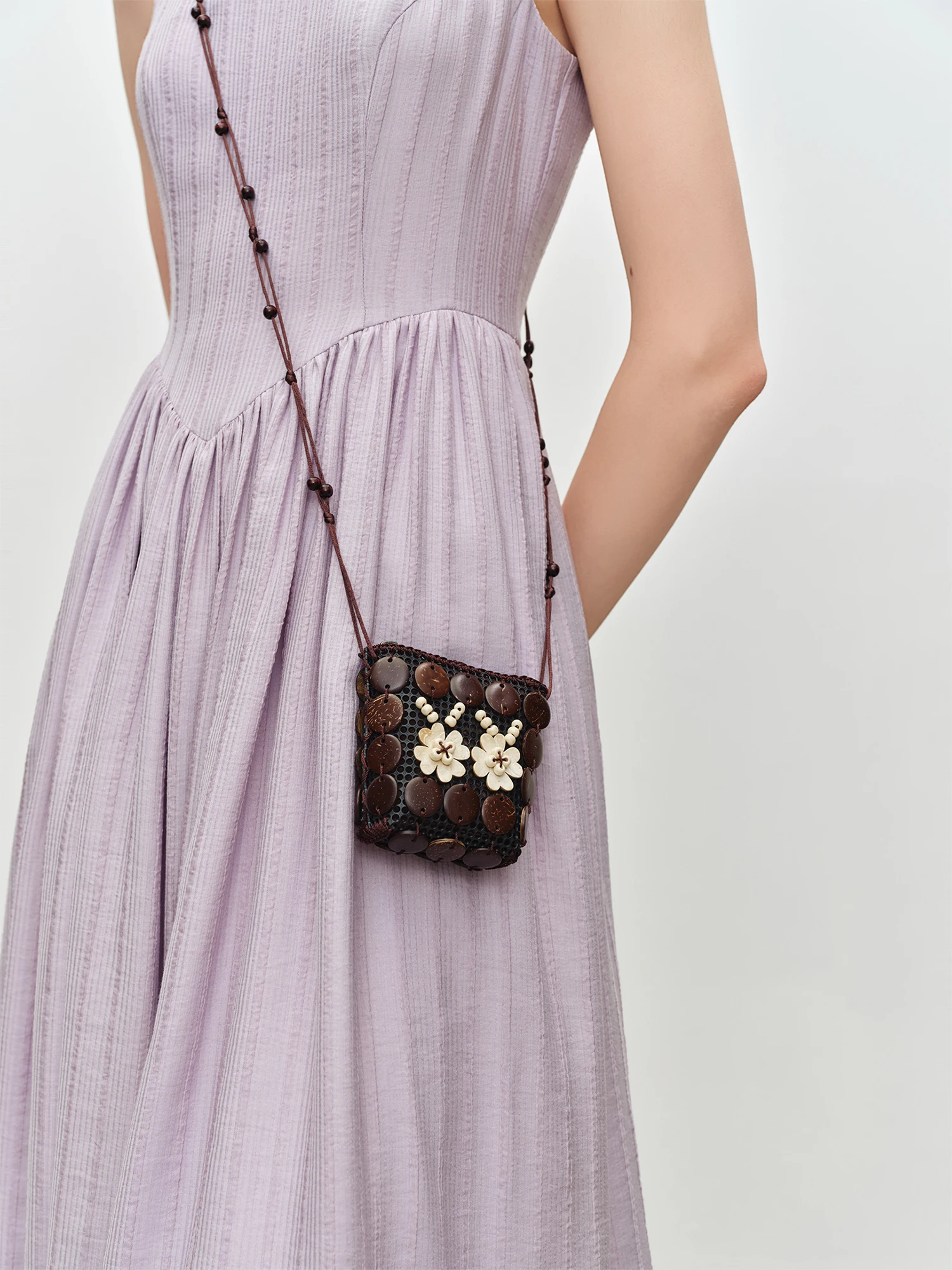 ZIQIAO 2026 Summer Women's Handwoven Wooden Bead Mini Crossbody Bag - Retro Style with Beaded Accent for Vacation and Daily Use