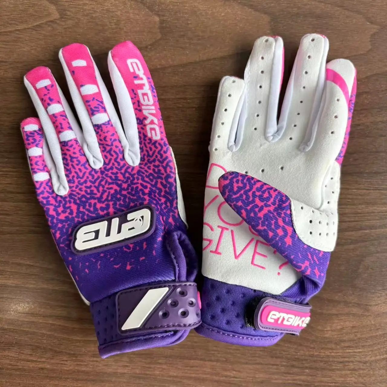 ETBIKE children's bicycle gloves, suitable for ages 4 to 10, are ideal for scooters and children's crawling and learning.kids