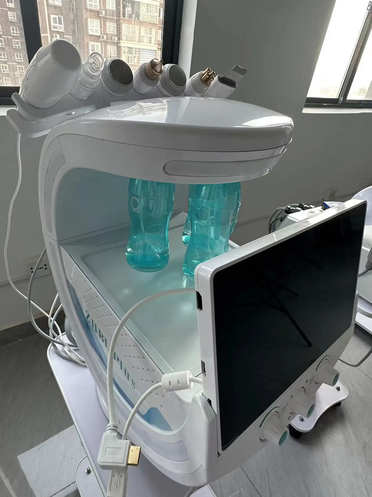 Hydrofacial 7 In 1 Professional Portable Dermabrasion Smart Ice Blue Facial Treatment Machine Latest Skin Rejuvenation Device.