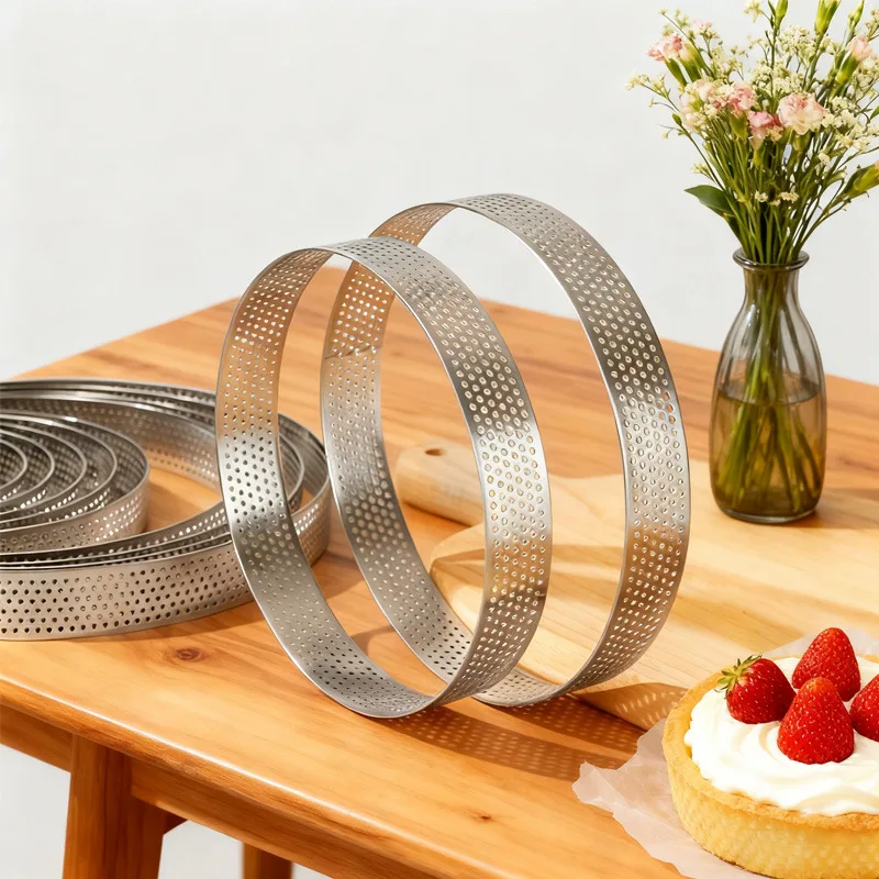 Professional kitchen baking perforated decorative tool stainless steel tart mold for cooking cakes, circular mold, circular ring