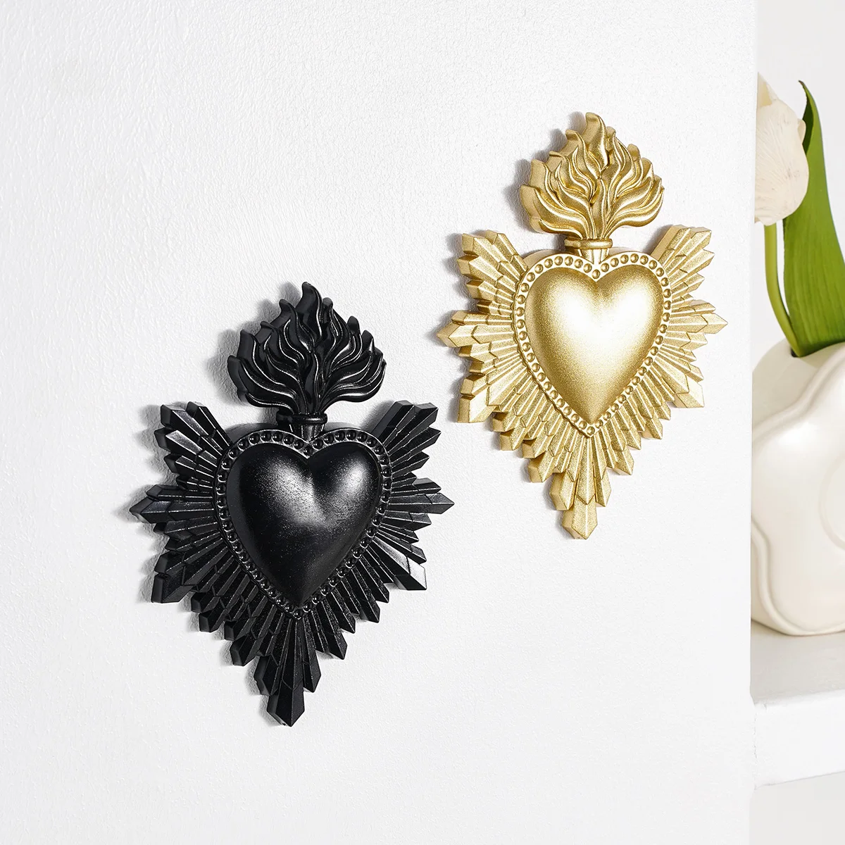 1PC, Made of Resin, Flame-Shaped Heart-Shaped Decorative Handcrafted Item for Hanging, Suitable for Home Wall Decoration
