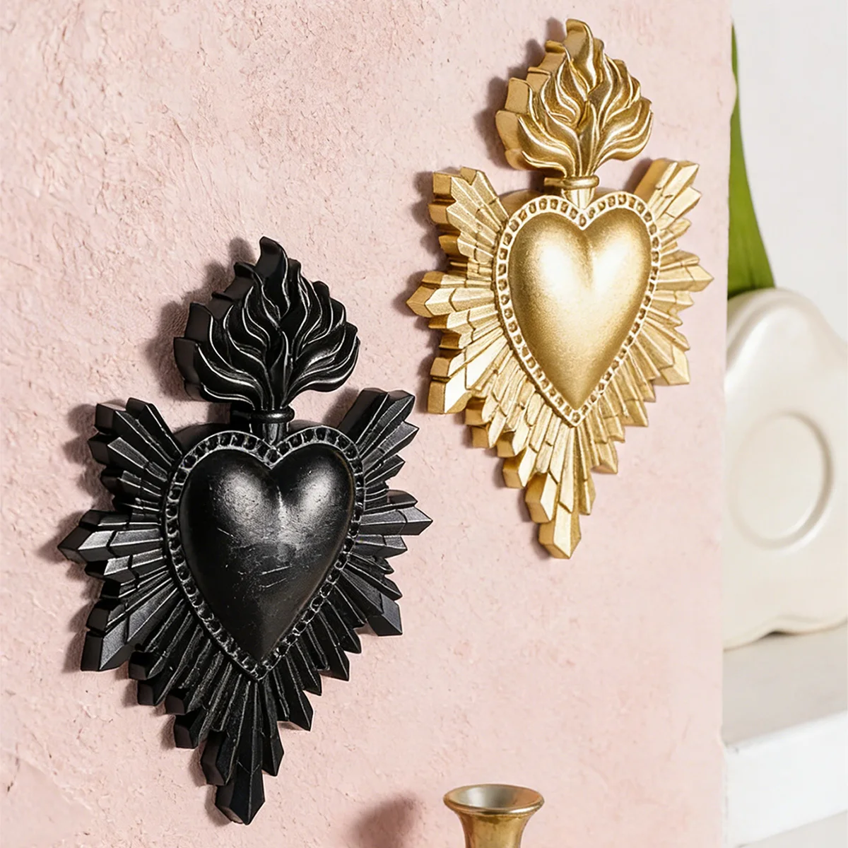 1PC, Made of Resin, Flame-Shaped Heart-Shaped Decorative Handcrafted Item for Hanging, Suitable for Home Wall Decoration
