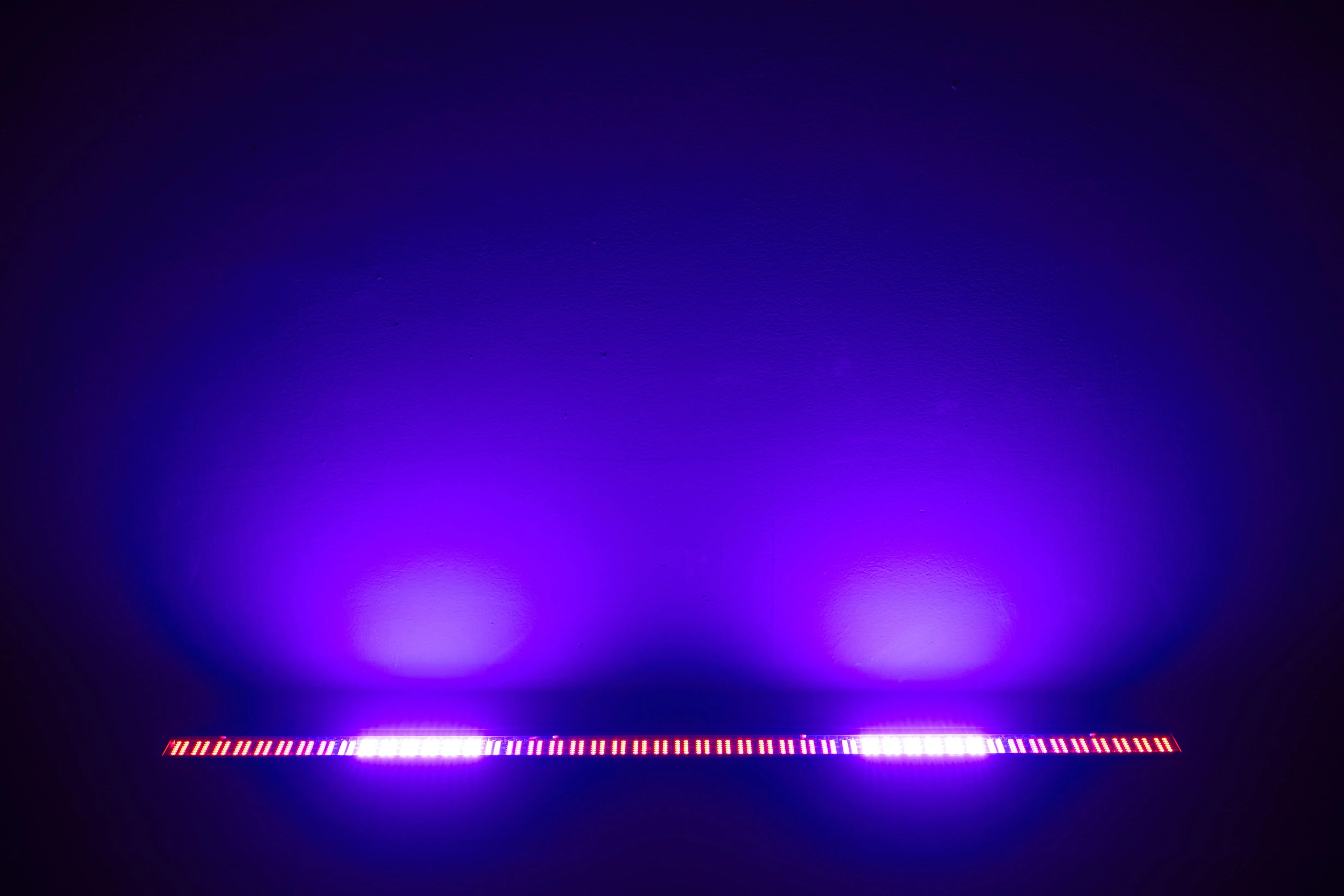 4pcs 200W LED 4in1 RGBW 96 Zone Strobe Light White 8000K DMX Super Bright Dj Wall Washer Bar Strobe Christmas Light Stage