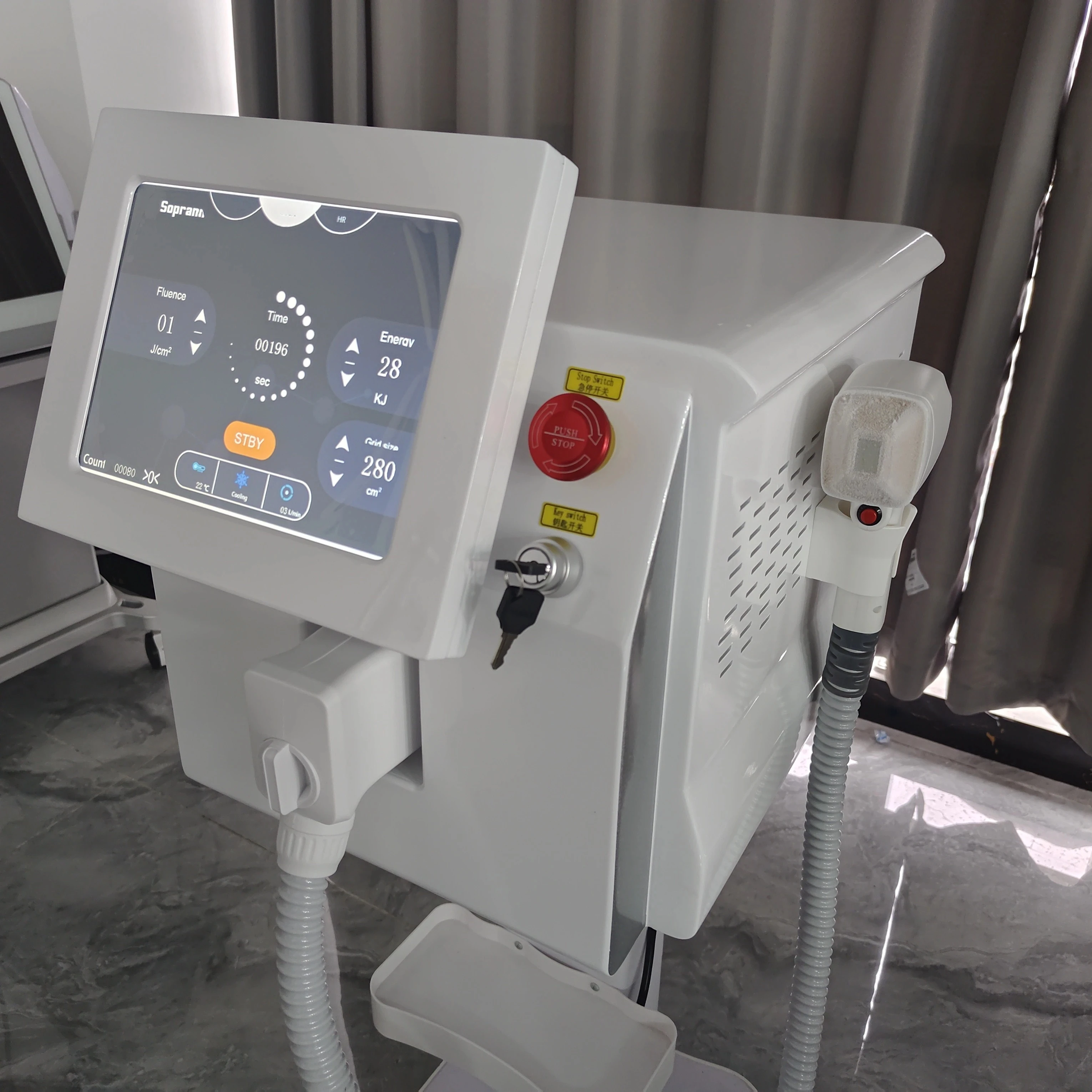 4000W Titanium Diode Laser Epilator Permanent Hair Removal Professional Laser 3 Wavelength 755 808 1064nm Painless Hair Removal