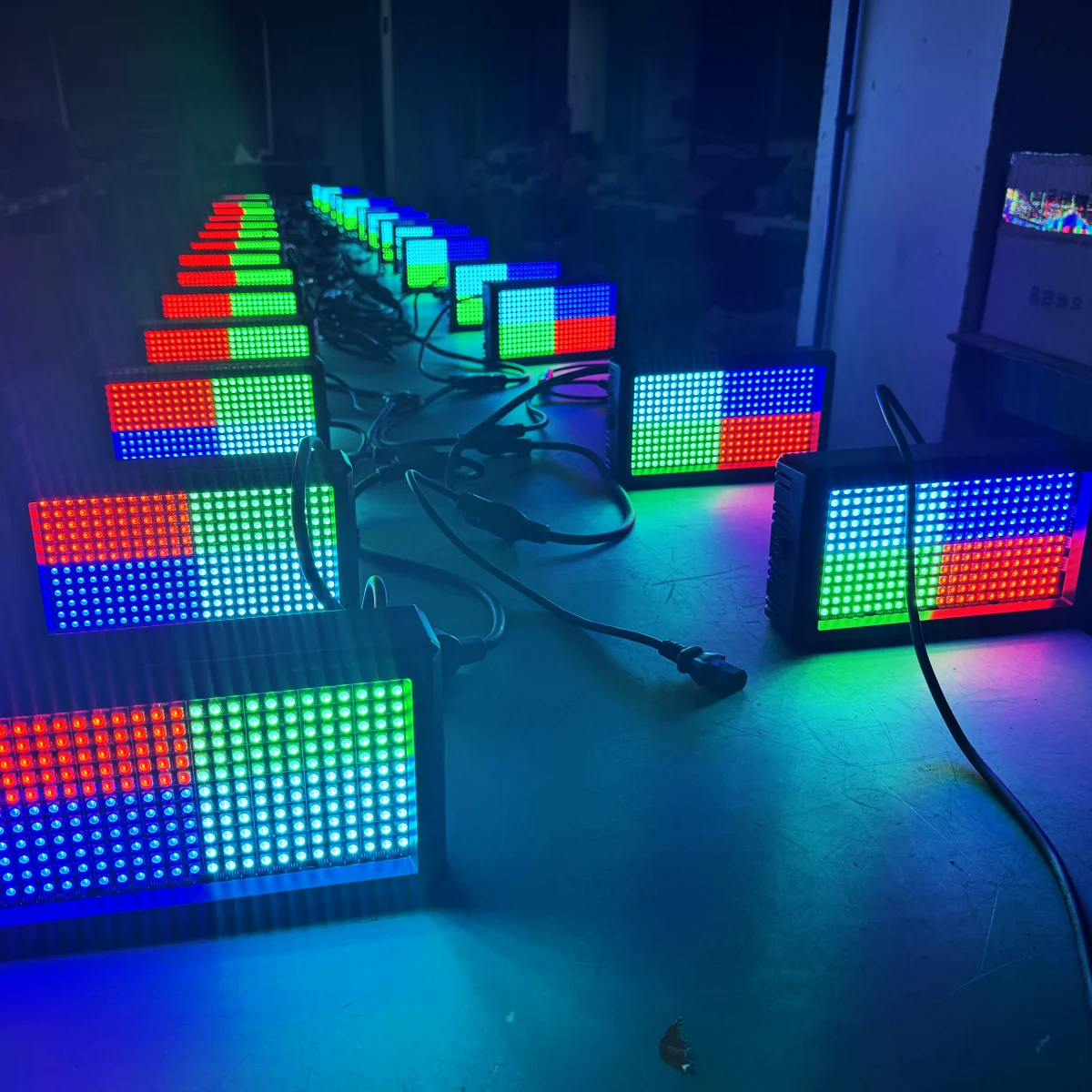Wireless Control 60W Mni LED Lights Strobe RGB 3in1 Led lights dj48 Zone DMX Super Bright Dj Wash Strobe Stage Lighting Effects