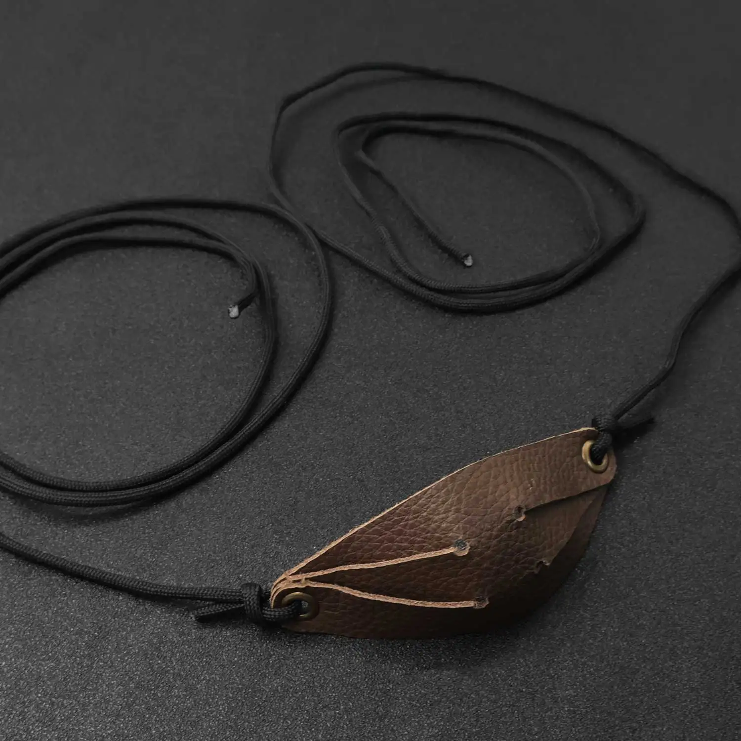 Outdoor Sling Leather Traditional Shepherd Hunting Slingshot Survival Camping Entertainment Throwing Stone Hand Catapult Tool