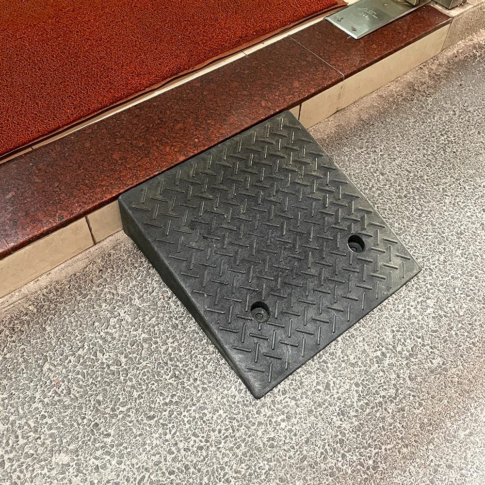 【Breeins】1/2Pc Rubber Kerb Ramp Curb Ramp Portable Heavy Duty Threshold Ramp Curb Ramp Suitable for Doorway Wheelchair Bike