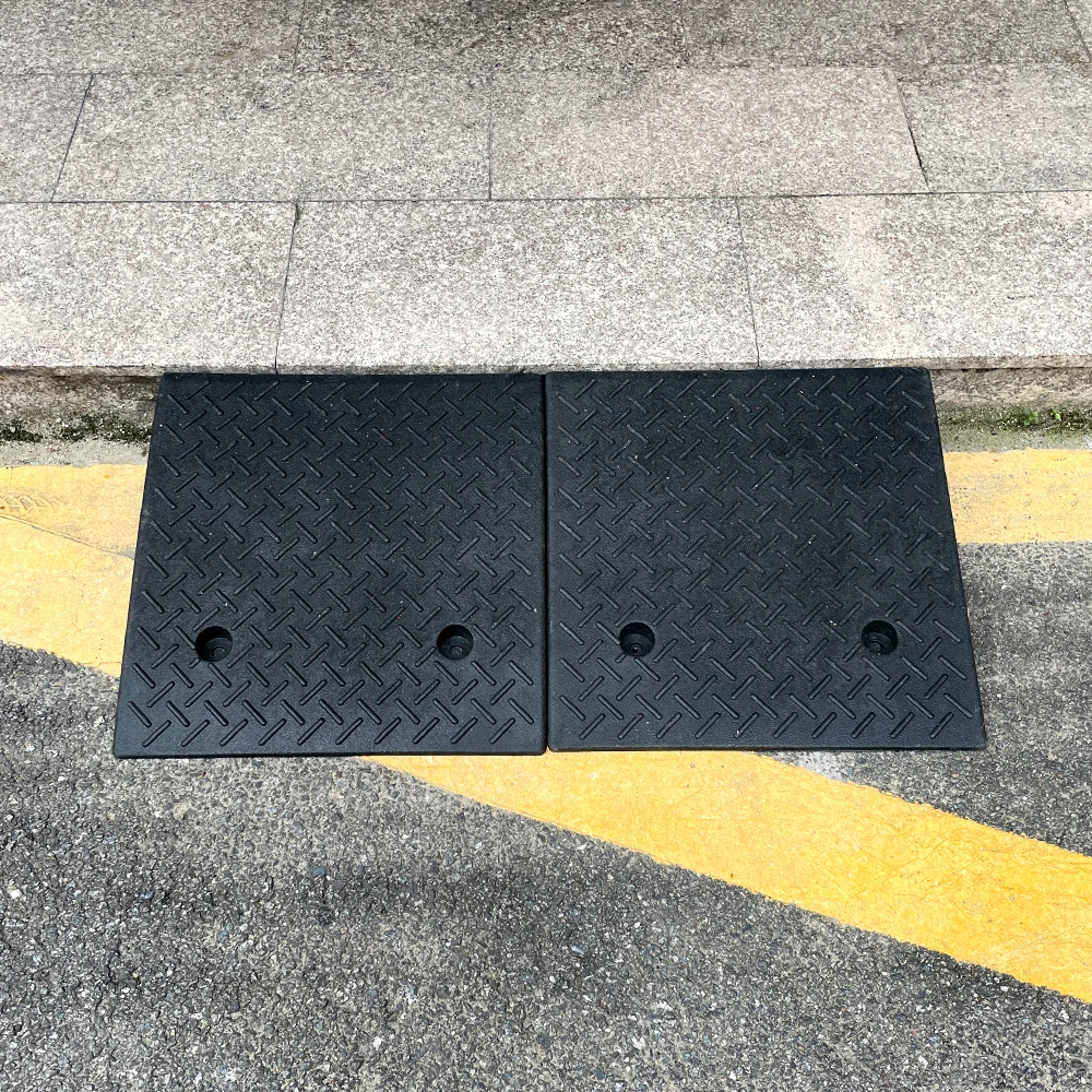 【Breeins】1/2Pc Rubber Kerb Ramp Curb Ramp Portable Heavy Duty Threshold Ramp Curb Ramp Suitable for Doorway Wheelchair Bike