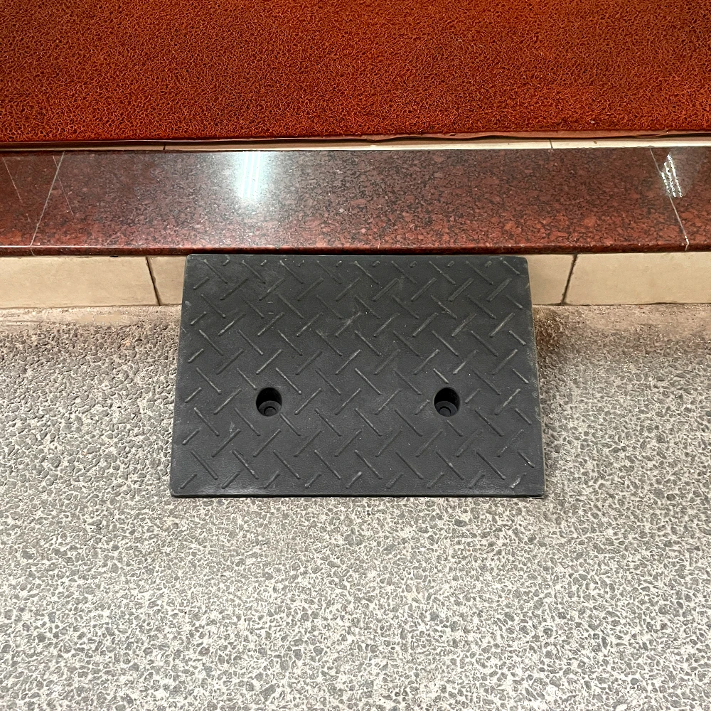【Breeins】1/2Pc Rubber Kerb Ramp Curb Ramp Portable Heavy Duty Threshold Ramp Curb Ramp Suitable for Doorway Wheelchair Bike