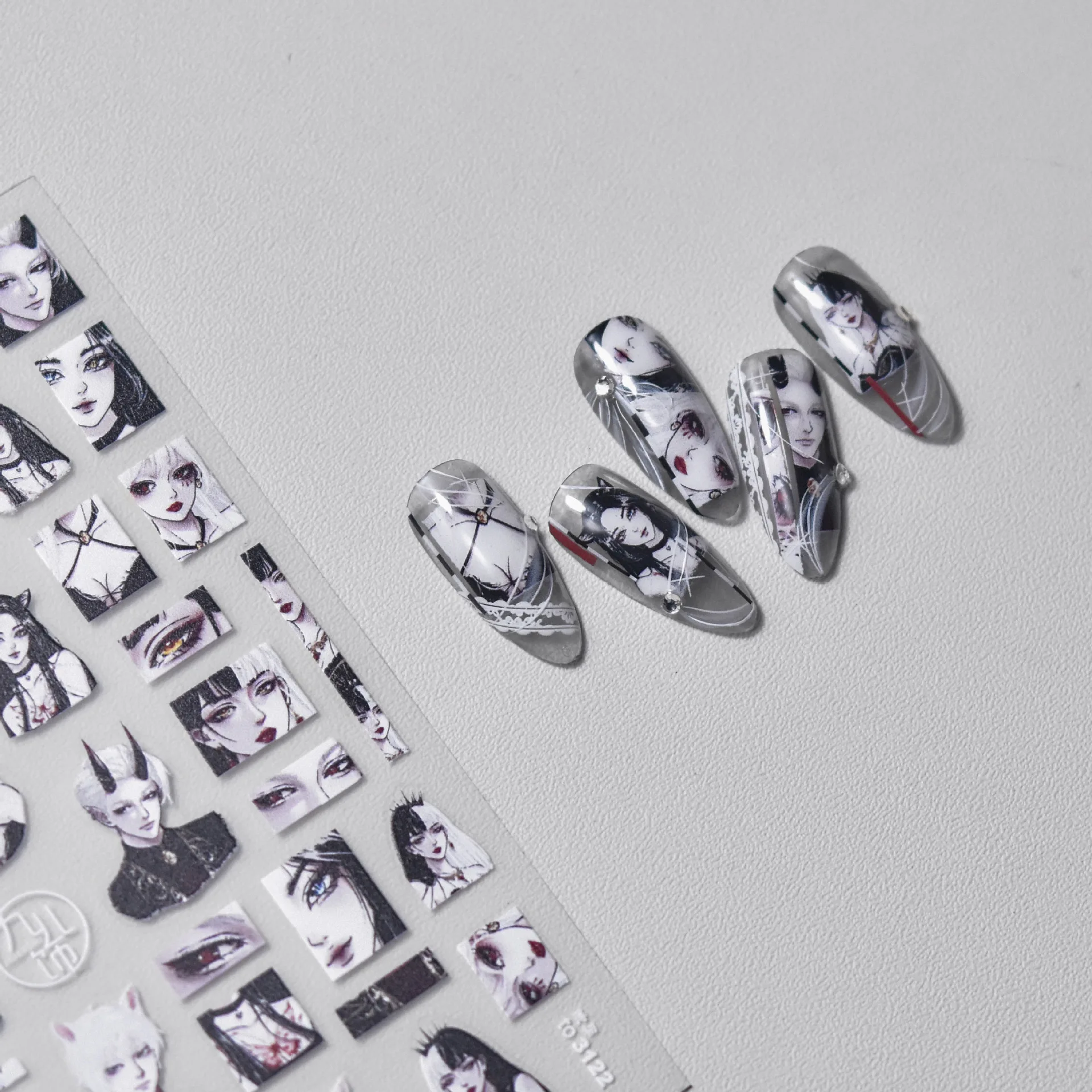 1pcs 5D Black White Lace Striped Nail Art Stickers Luxury Crystal Diamond Nail Stickers Pearl Autumn Winter Nails Decals DIY