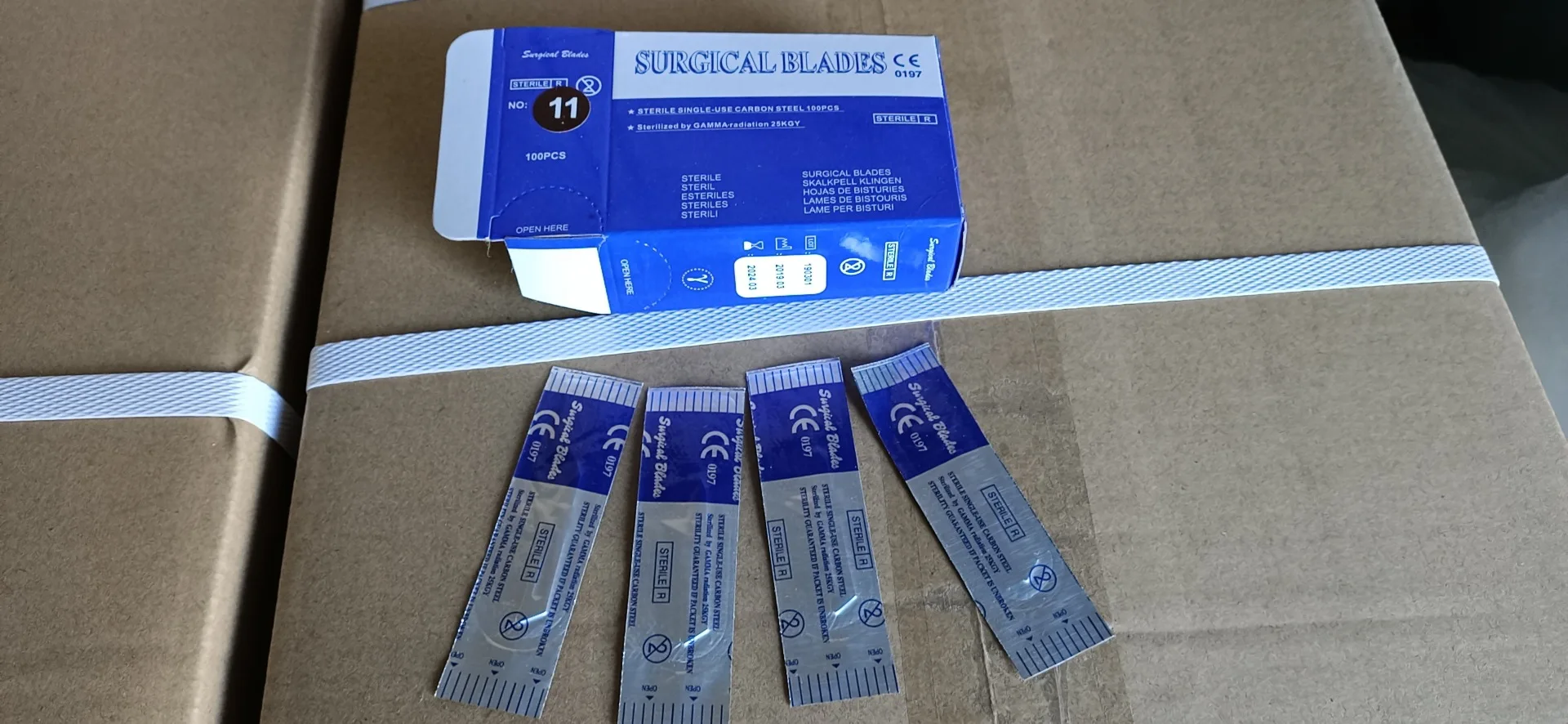 Surgical Scalpel Blades 100PCS/BOX Carbon Steel Medical Knife Handle Holder Dissection Cutting Phone Repair Carving Sterilized