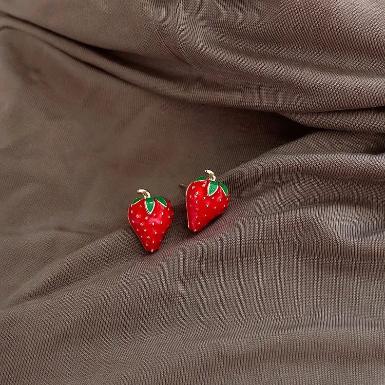 S925 Silver Needle Girl Sense Cute Small Strawberry Net Red Wild Earrings Student Birthday Gift Accessories Crystal Earrings