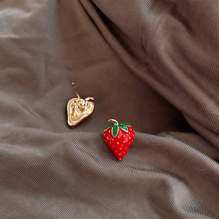 S925 Silver Needle Girl Sense Cute Small Strawberry Net Red Wild Earrings Student Birthday Gift Accessories Crystal Earrings