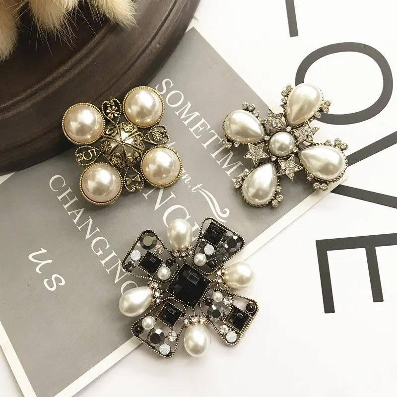 Retro Famous Luxury Brand Designer Brooch High Quality Big Pearl 5 Jewelry Brooches Pins Broach For Women Sweater Dress